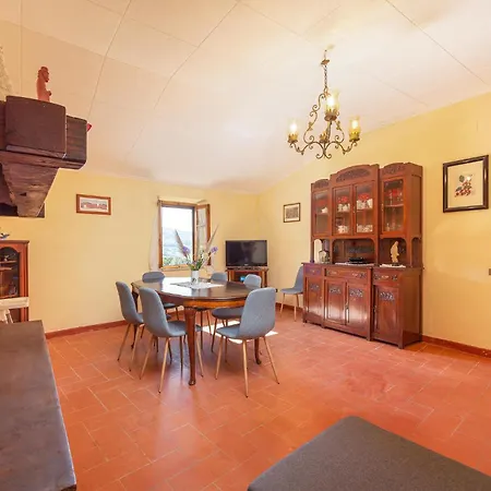 Cozy In Gr With Kitchen